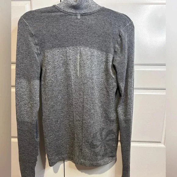 Nike Dry Fit Heather Gray Half Zip Long Sleeve Running Top Thumbholes Sz medium - Picture 7 of 7